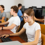 Українські вступники, які перебувають за межами України, також зможуть скласти НМТ