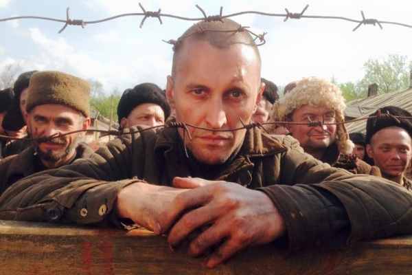 Рівняни стоячи рукоплескали українському патріотичному бойовику «Червоний»