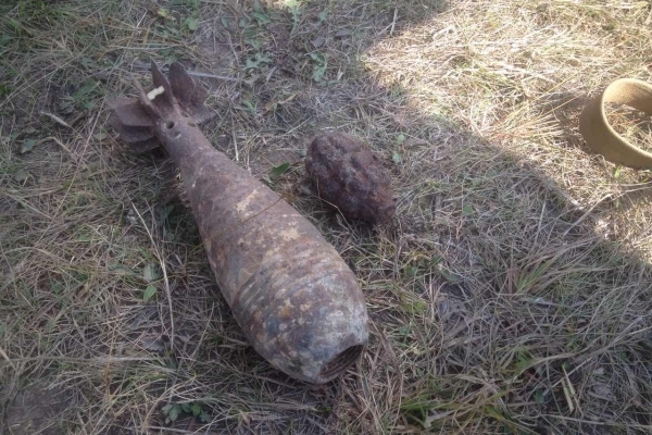 На Рівненщині бійці ДСНС знешкодили гранату та снаряд