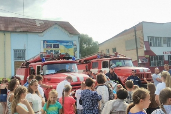 На Рівненщині рятувальники тренувалися працювати на багатолюдних об’єктах (Фото)