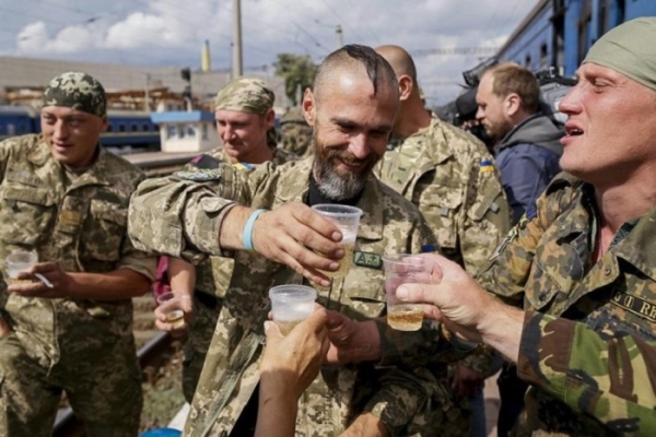 На Костопільщині звертаються до власників магазинів не продавати військовим алкоголю