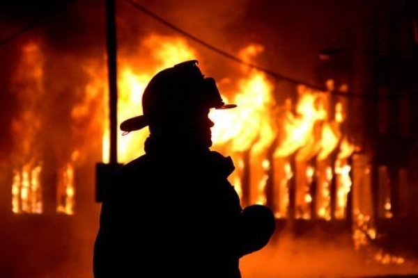 У Рівному гасили пожежу 19 вогнеборців (Відео)