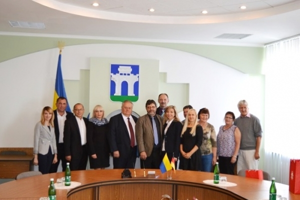 У міського голови Рівного відбулася зустріч з представниками «Гуманітарної допомоги Україні з Баварії»