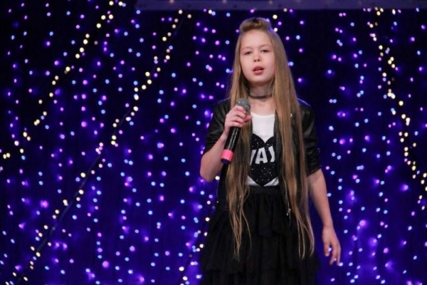 9-річна рівнянка Дар'я Бугайчук стала лауреаткою на співочому «Вернісажі» (Фото)