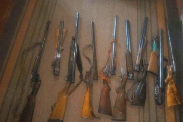 На Рівненщині громадяни здали поліції зброю добровільно