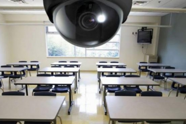 В школах встановили відеокамери