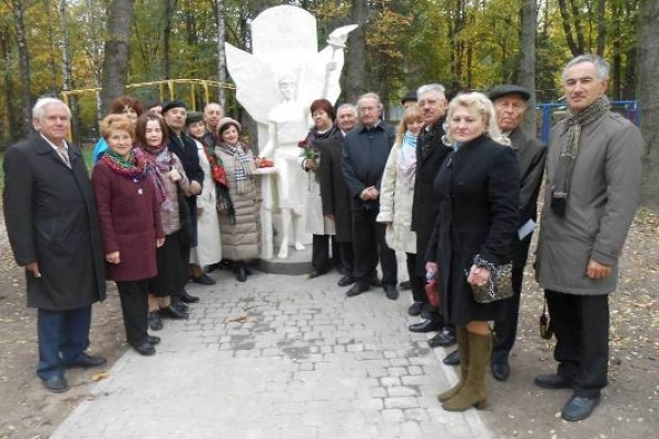 У Рівному в парку Шевченка відкрили пам'ятник 