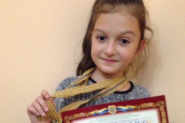 Дівчинка з Острога здобула перемогу на ІV Міжнародному фестивалі-конкурсі «Україна – це ми»