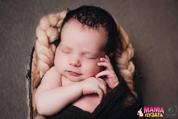 У Рівному фотограф Ірина Сверіпа презентує фотовиставку немовлят Newborn  