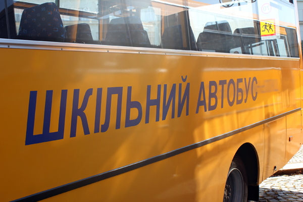 На Рівненщині заборонили возити дітей на новому шкільному автобусі за 1,5 мільйони гривень