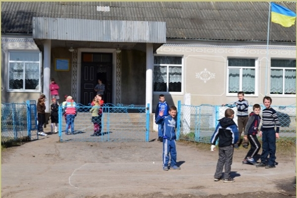 Петицію на сайті Рівненської облради зареєстрували жителі села Борбин Млинівського району