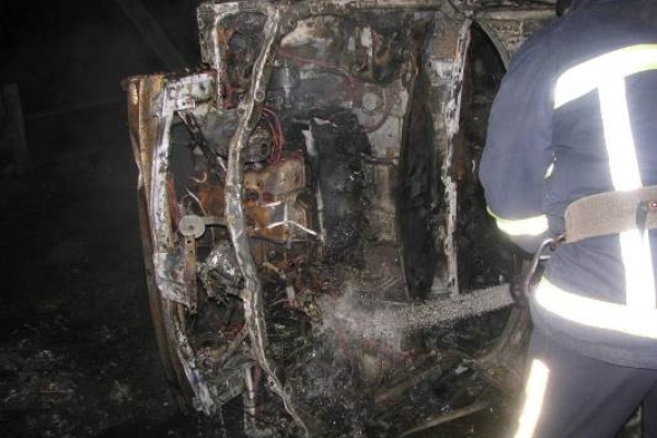 На Рівненщині спалили автомобіль(ФОТО)