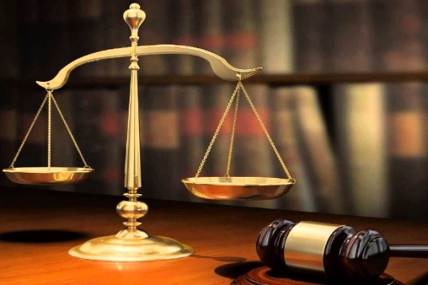 На Рівненщині помічника судді підозрюють у вимаганні та отриманні неправомірної вигоди за вплив на суддю