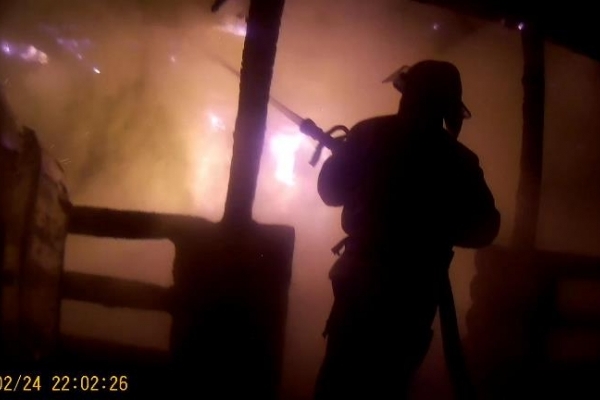 На Рівненщині рятувальники ліквідували пожежу в лазні (ФОТО) (ВІДЕО)