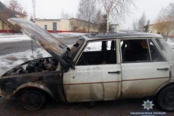 Рівненщина: невідомі підпалили авто 44-річному чоловіку (Фото)