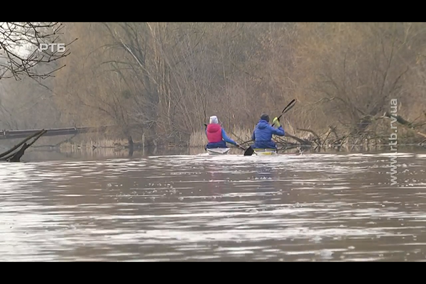 Де тренуються рівненські веслувальники у холодну пору року? (Відео)