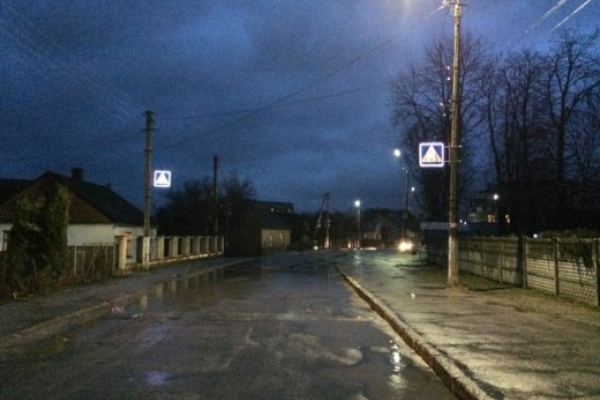 У місті на Рівненщині з'явилися пішоходні переходи з датчиками руху (Фото)