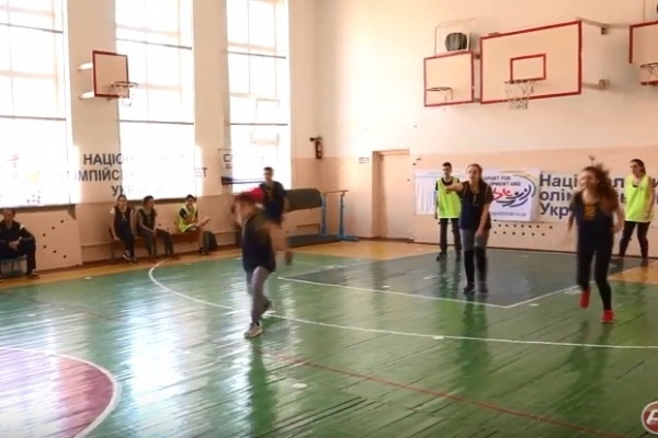 Рівненські школярі взяли участь у фестивалі з доджболу (Відео)