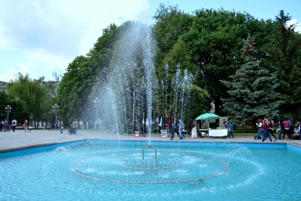 У червні рівненські фонтани працюватимуть у вихідні та святкові дні