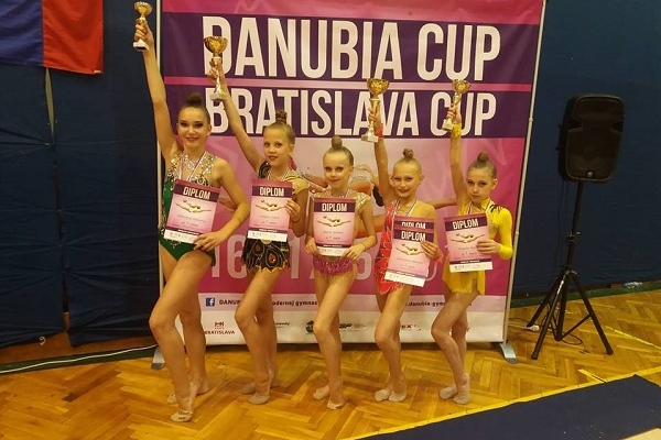 Рівненські гімнастки успішно розпочали змагання у Братиславі (Фото)
