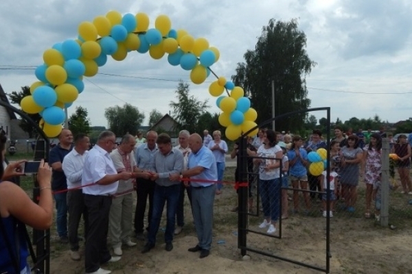 На Рівненщині у селі Орлівка відкрили новий стадіон