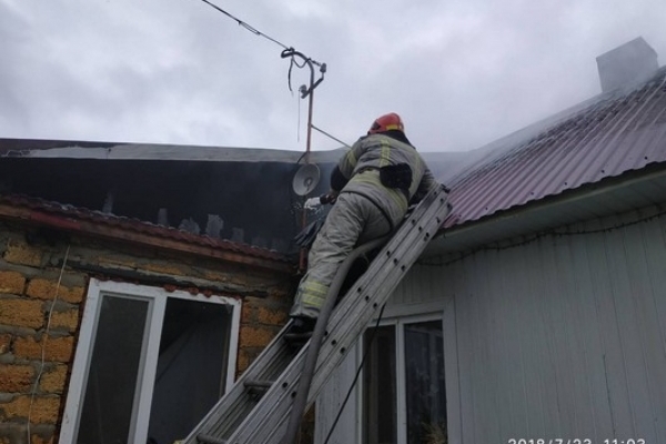 Під час пожежі на Рівненщині постраждав чоловік (Фото, відео)