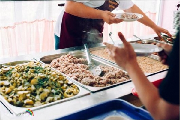 Дитячі табори на Рівненщині заключають незаконні договори щодо поставки продуктів харчування