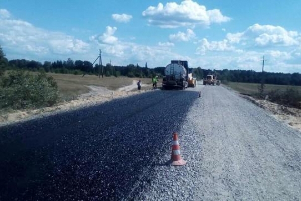 На Рівненщині ремонтують дорогу міжнародного значення (Фото)