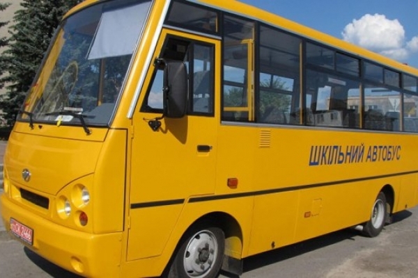 Школи Рівненщини отримають ще сім автобусів 