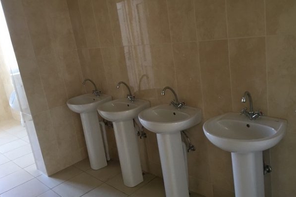 Сучасні вбиральні облаштовують у школах Рівненщини (Фото)