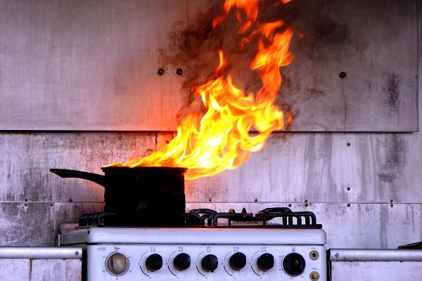 В Сарнах горіла кухня будинку
