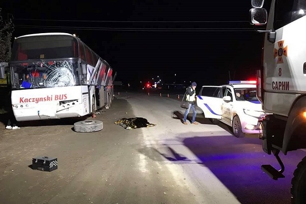 Водій скутера на Рівненщині загинув під колесами автобуса (Фото)