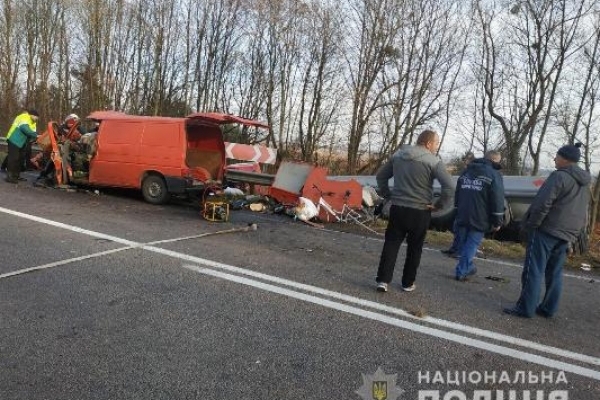 У Радивилівському районі смертельна ДТП - загинули три людини  