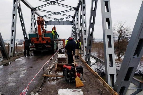 На Рівненщині розпочали ремонт моста (фото)