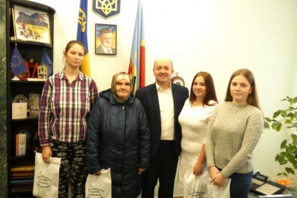 На Костопільщині вісім дітей-сиріт отримали житло від держави