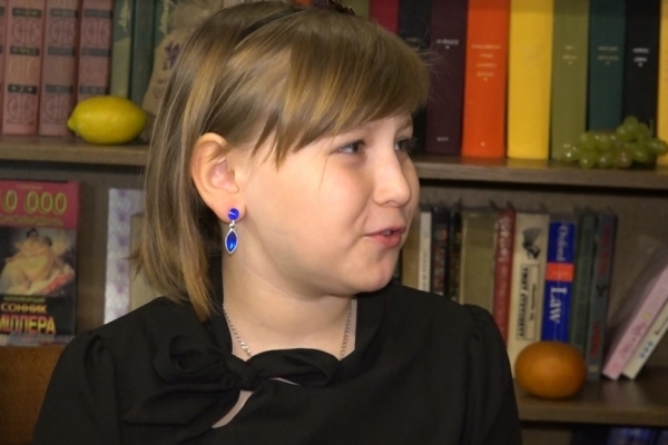 Наймолодша письменниця Рівненщини презентувала «Казки на шафі» (Відео)