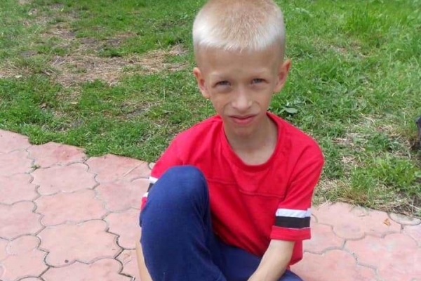 Дев'ятирічний Назар з Рівненщини потребує допомоги, щоб врятувати ніжки! 