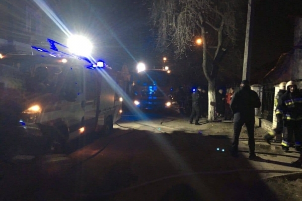 Пожежу на Рівненщині гасили поліцейські разом з рятувальниками (Фото)