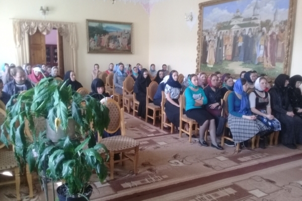 У Корці рятувальники провели лекцію у жіночому монастирі