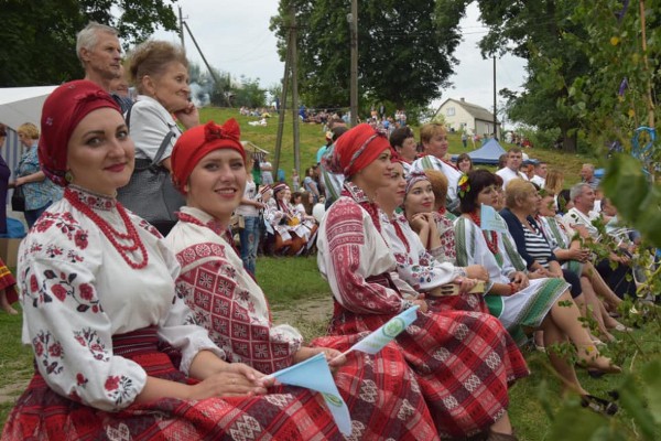 Третій день поспіль у Корці на Корчику триває Всеукраїнський фестиваль 