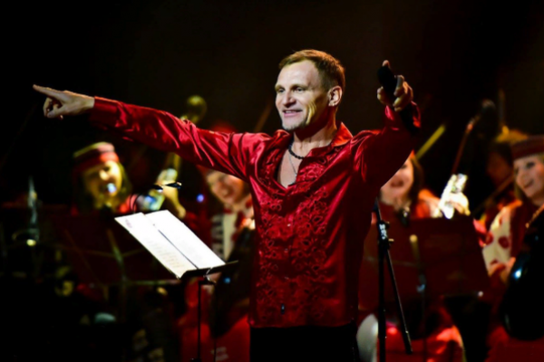 В Києві відбудеться концерт «Щедрик» за участю Олега Скрипки та оркестру НАОНІ – TicketsBox