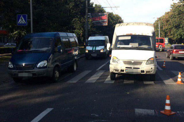 Двоє пішоходів постраждали внаслідок ДТП у Рівному 