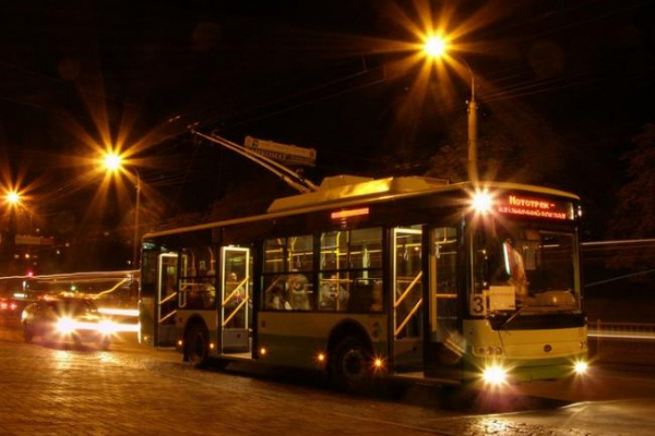 У Рівному нічний тролейбус припинить свій рух
