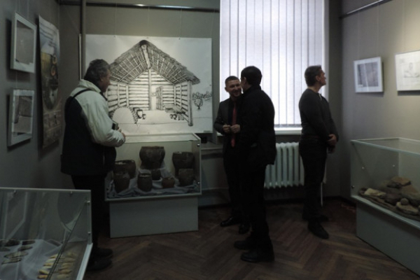У Рівненському обласному краєзнавчому музеї презентували виставку «Рівне. Тисячолітня історія»