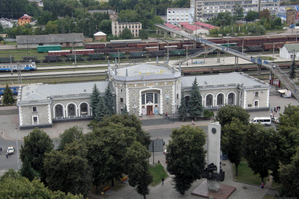 «Львівська залізниця» частково відновлює курсування приміських поїздів на Рівненщині