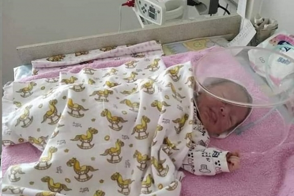 Жителька Рівненщини просить про допомогу для порятунку немовляти 