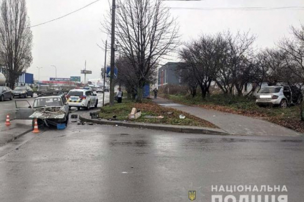 У ДТП на Макарова травмувався водій «ВАЗівки»