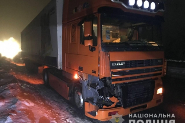 Водій вантажівки на Рівненщині збив на смерть молодика
