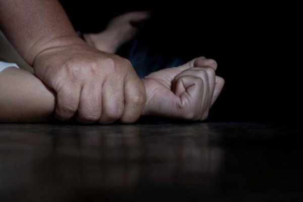 У Рівненській області чоловік зґвалтував 14-річну дівчину напередодні дня народження