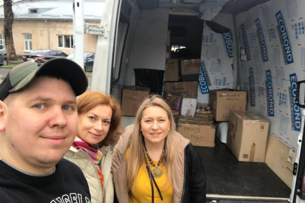 Волонтери зібрали десятки тон гуманітарного вантажу для найбільш постраждалих населених пунктів Київщини